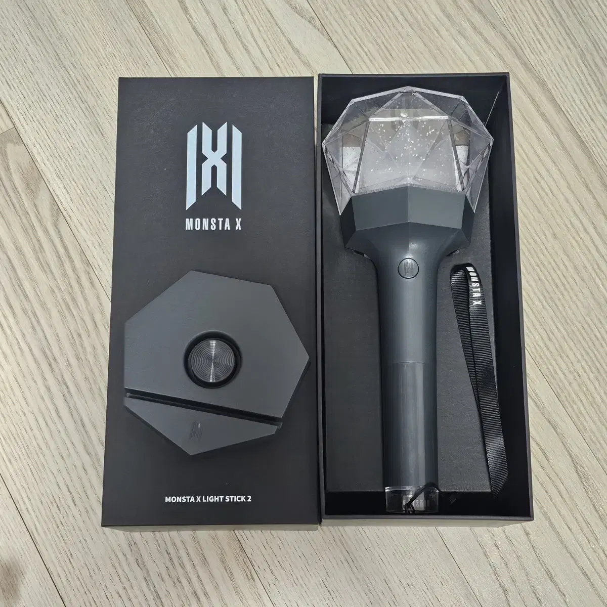 ATEEZ pop up 8room atiny ring リング ATEEZ (에이티즈) & ATINY WORLDWIDE